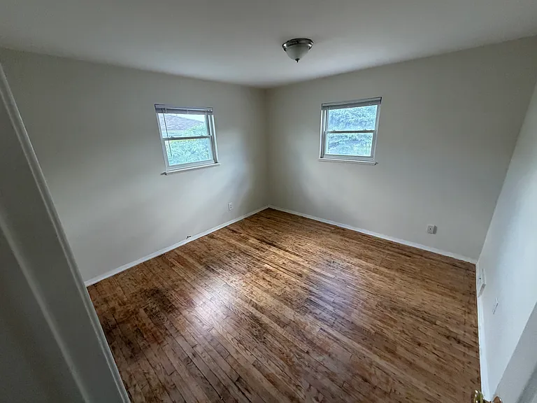 4812 Berwyn Dr — Photo 4