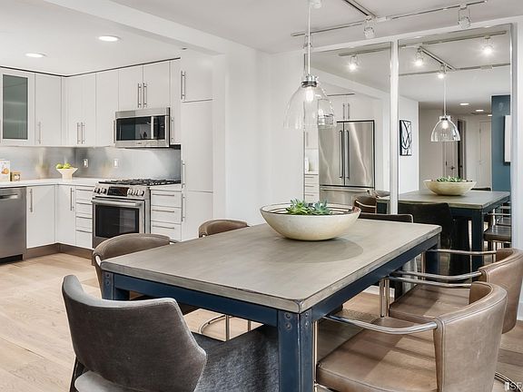 5th image of 200 Brannan St APT 324