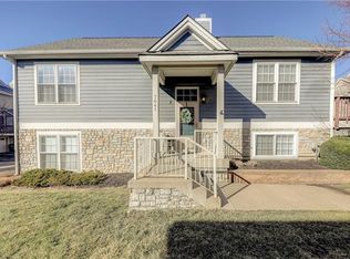 7641 W 158th St, Overland Park, KS 66223