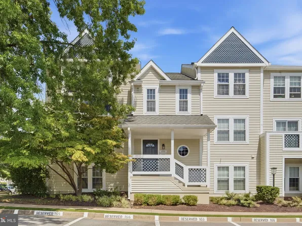 12935 Grays Pointe Rd #12935C, Fairfax, VA 22033