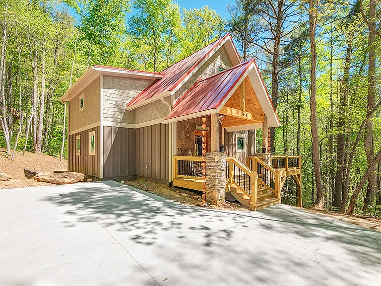 77 Fox Den Rd #1 — Photo 1