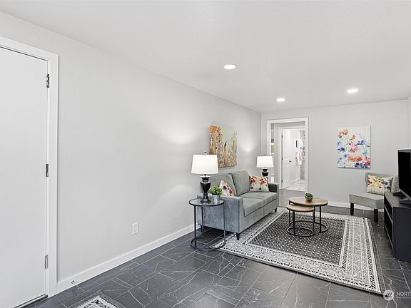 4th image of 20212 14th Avenue S