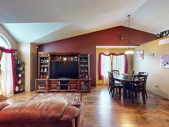 3rd image of 1939 N Grace Avenue Ct