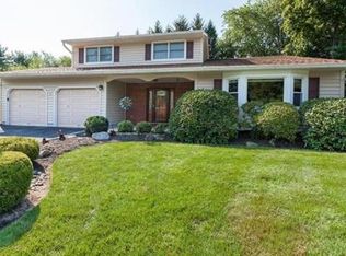 3 Austin Dr, East Brunswick, NJ 08816