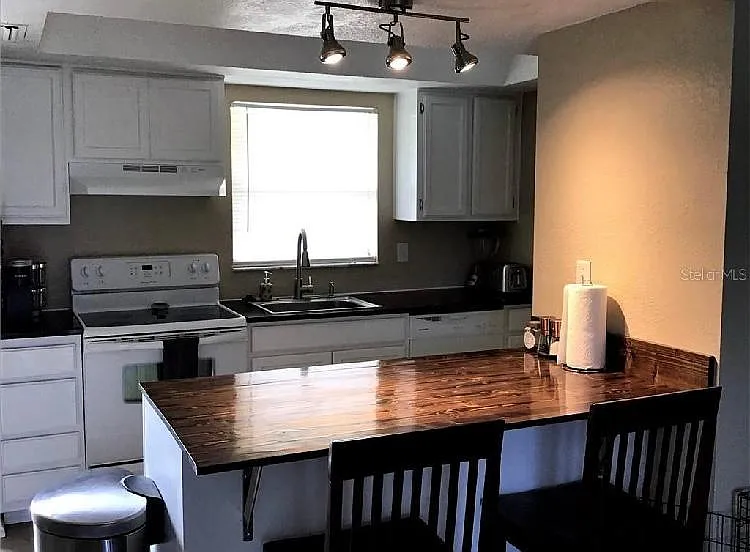 5109 Lawnton Ct — Photo 3