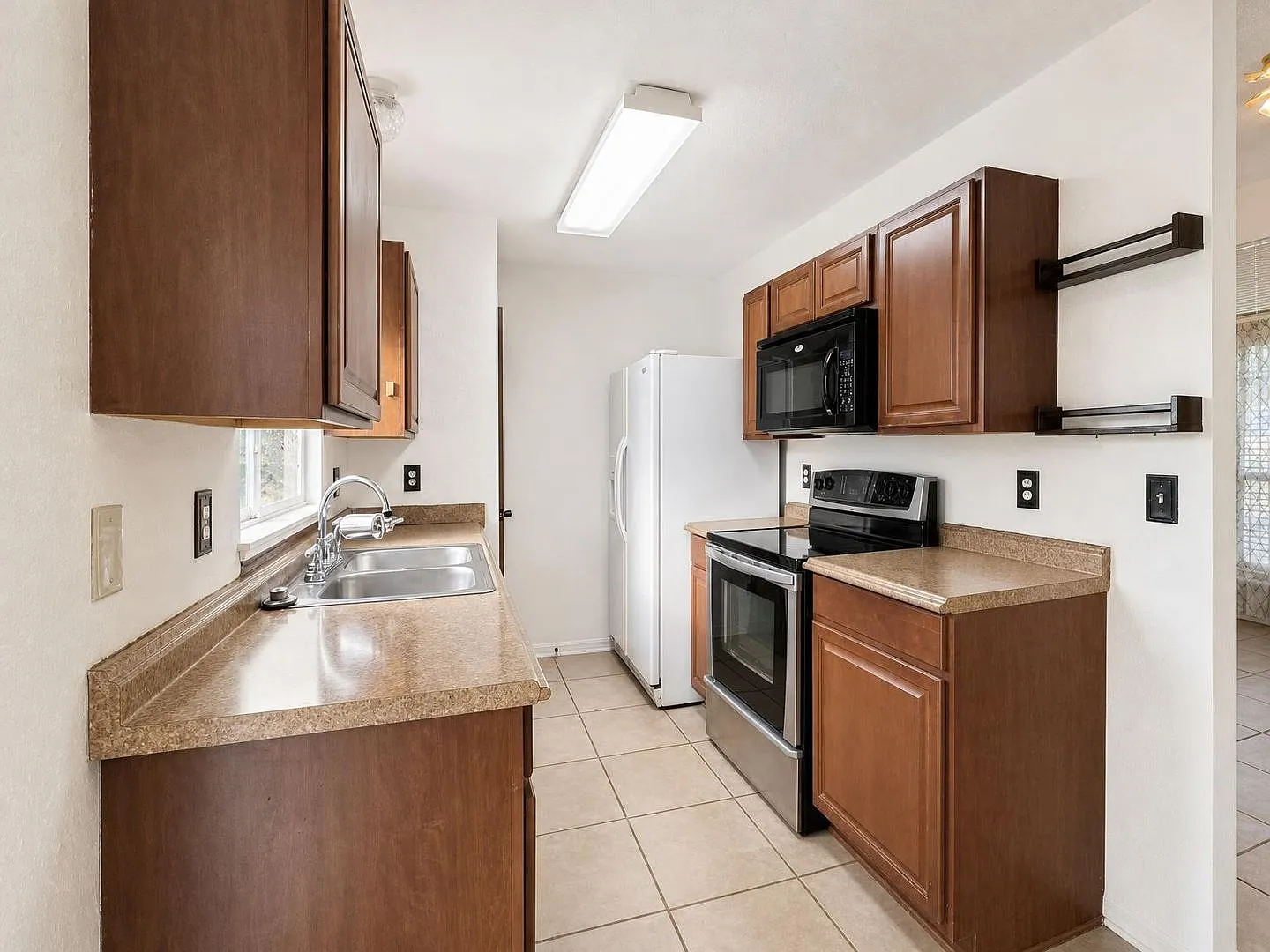 Beautiful 2 Bed / 2 Bath Home with Loft in Killeen — Photo 3