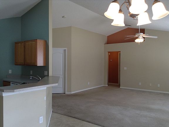 5th image of 28 Herring Ct