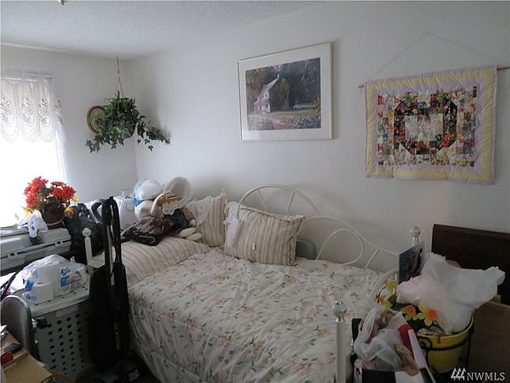 5th image of 1703 Violet Meadow St S