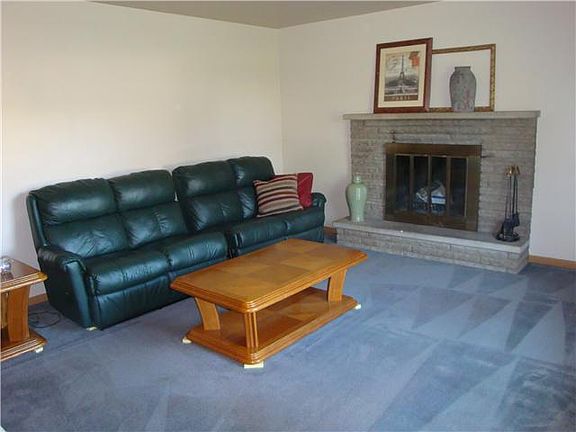 3rd image of 8664 Frazier Dr