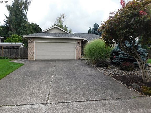 3rd image of 1686 NE Greensword Dr