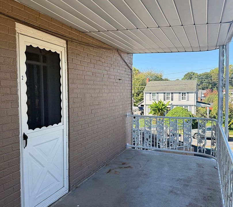 1st image of 800 S 4th St APT 2