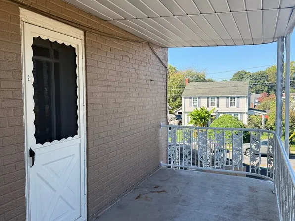 800 S 4th St, 800 S 4th St APT 2, Chambersburg, PA 17201