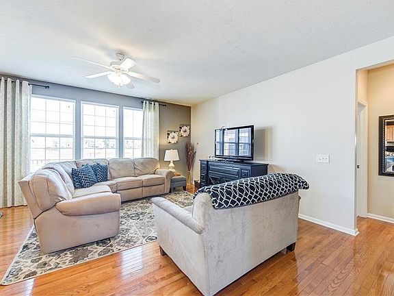 5th image of 684 King Fisher Dr