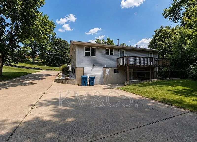 Studio, 2.0 bath, 1236 sqft, $1,795 — Photo 4