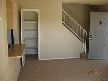 5th image of 956 E Diamond Dr