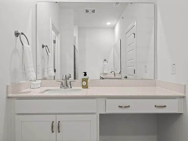 1233 S Blount St #201 — Photo 19