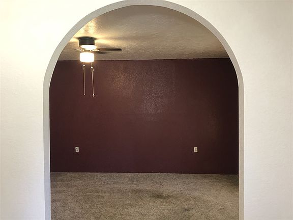 5th image of 1901 W Wyandotte Ave