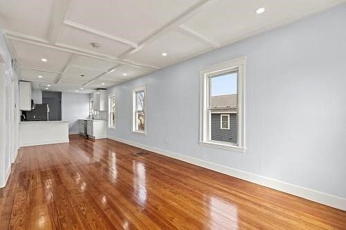 5th image of 1008 Winthrop Ave #2