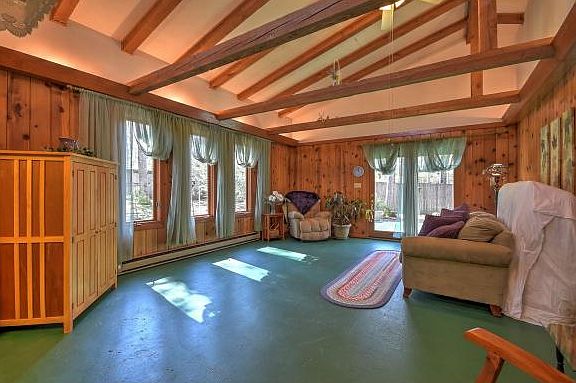2nd image of 201 Woodland Cir