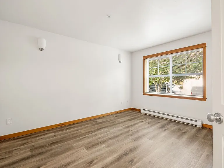 2-Bedroom Apartment for Rent at North Admiral Court - West Seattle — Photo 16