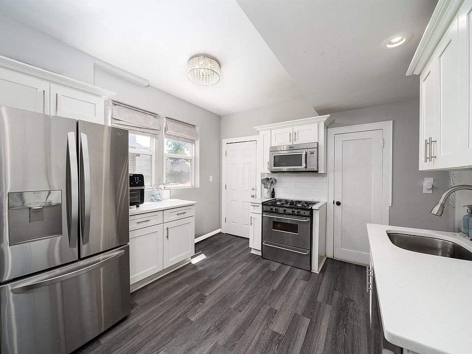 1st image of 21 Carnegie Ave