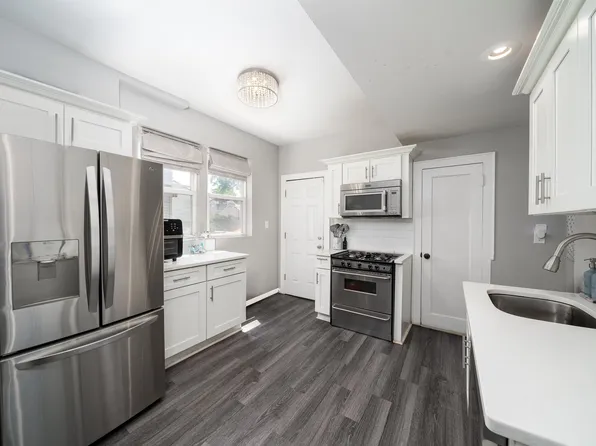 21 Carnegie Ave, East Orange, NJ 07018
