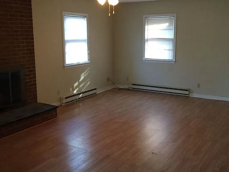 400 Dorrier Dr — Photo 5