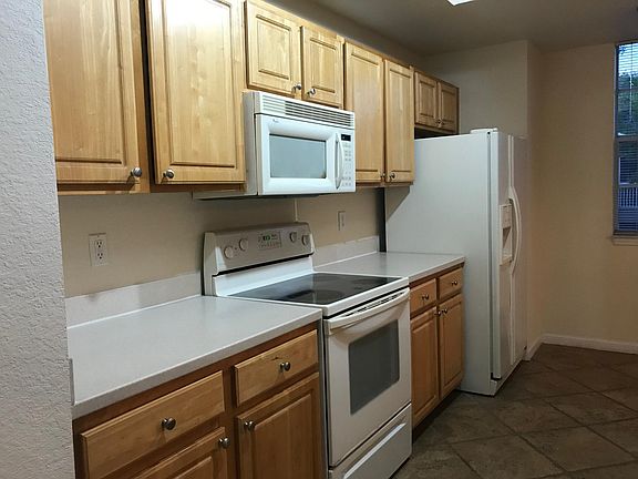 4th image of 10075 N Gate Pkwy #1213