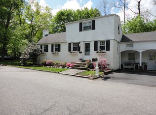 54 Riverview Ter, Mahwah, NJ 07430