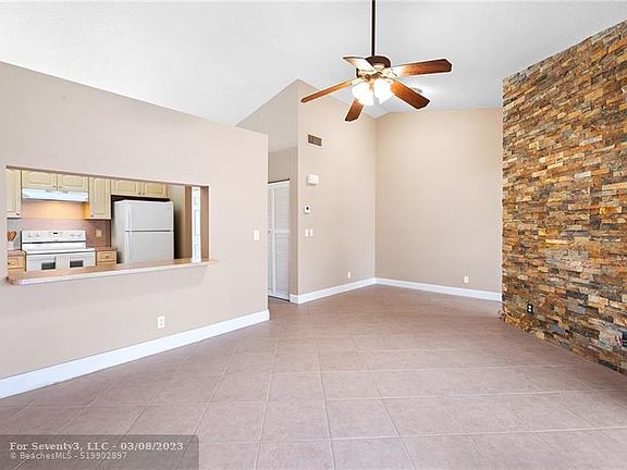 4th image of 1304 Congressional Way #1304