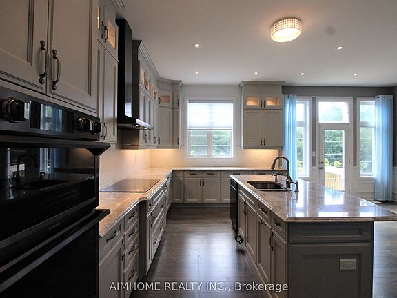 5th image of 151 Bridgepointe Ct