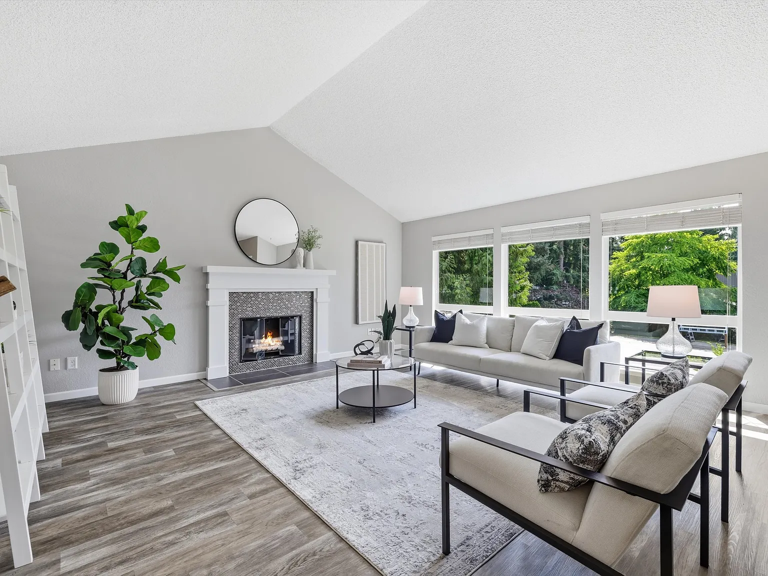 4 bed, 2.5 bath, 2430 sqft, $4,500 — Photo 4