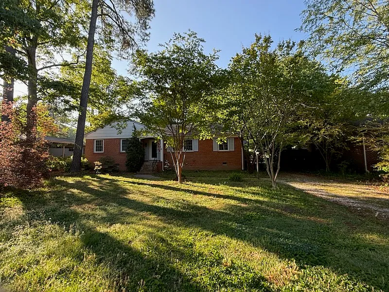 Building Photo - 805 Maybeury Dr