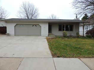 848 Senior Ave, Dickinson, ND 58601