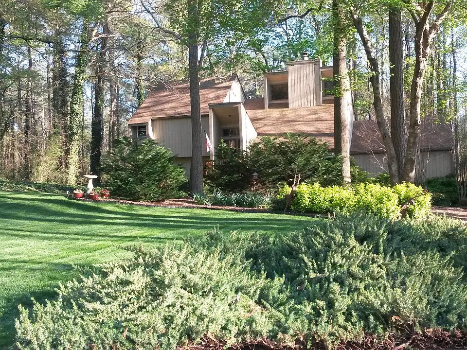 1st image of 255 Hollyberry Ln