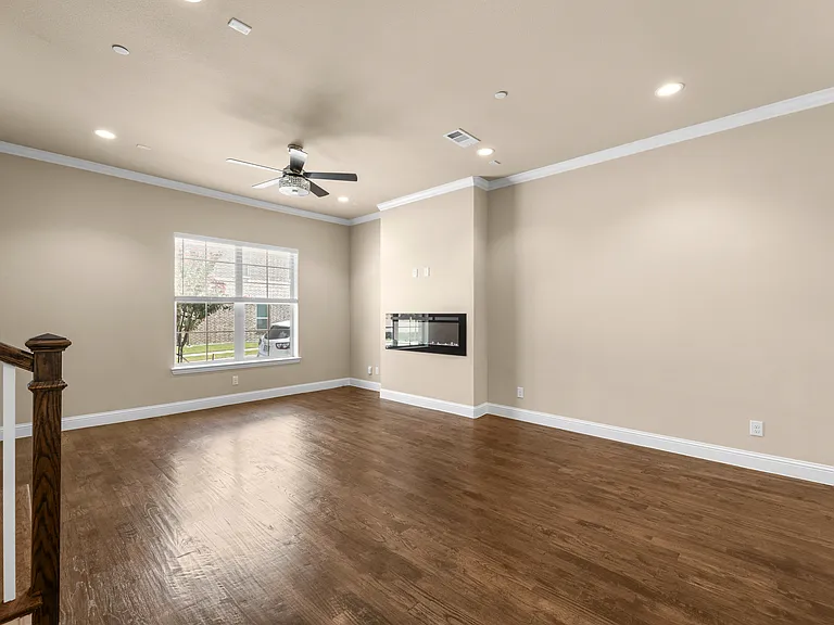 2952 Sheridan Dr — Photo 33