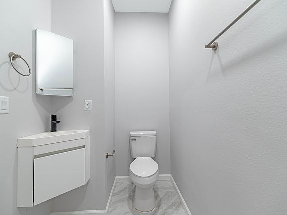 5th image of 805 Avenue K