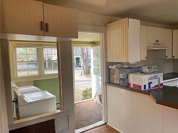 2nd image of 149 Robinson St