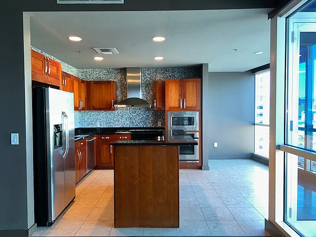 4525 Dean Martin Dr — Photo 5