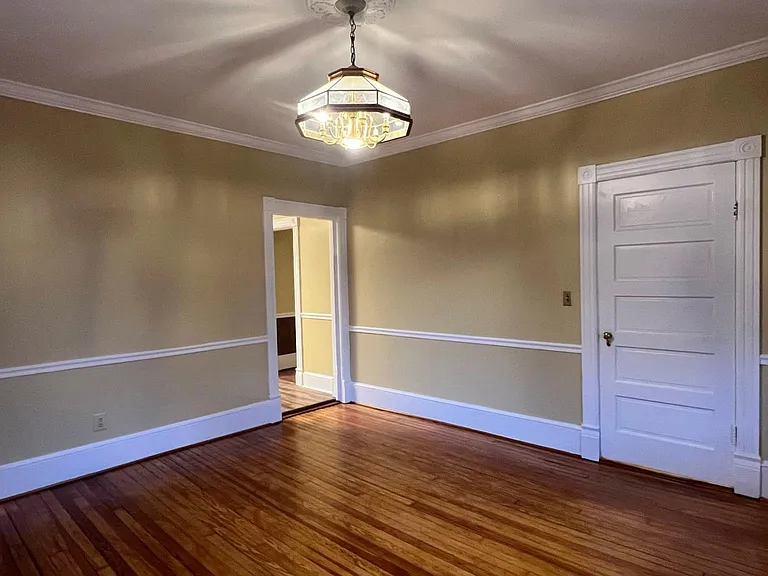 Dinning Room Behind Kitchen