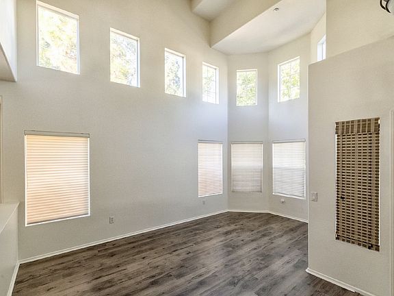 3rd image of 609 Saratoga Ave