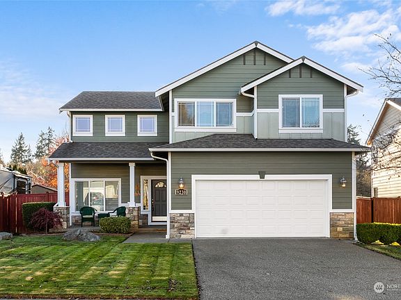 This Craftsman style home, is  located in the desired, peaceful, Mountain Creek community of the Buckley Lake Tapps area. It features 4 bedrooms + loft area and 2.5 baths ..Plenty of living space to accommodate your needs>