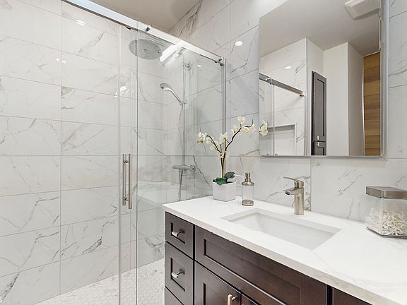 3rd image of 4014-4016 N Bernard St #3N