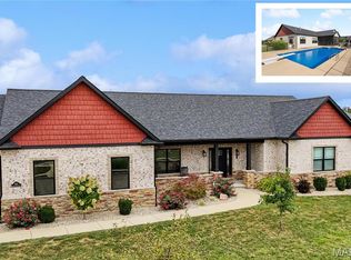 500 Shadow Rock Ct, Lebanon, IL 62254