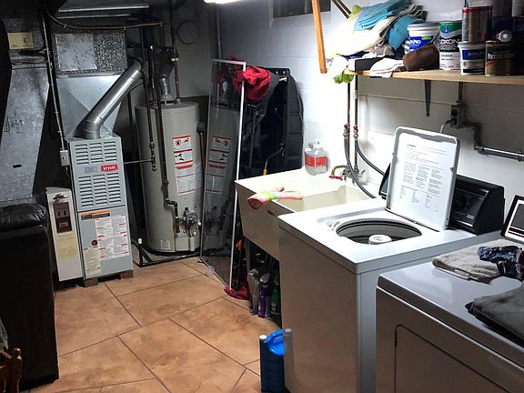 4th image of 3362 Elmwood St