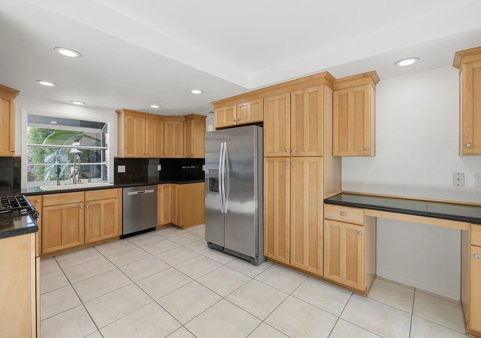 Beautifully Updated Home in Lake Lindero — Photo 3