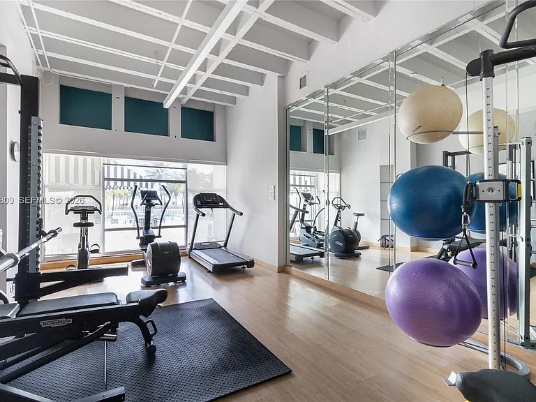 4925 Collins Ave #5F — Photo 35