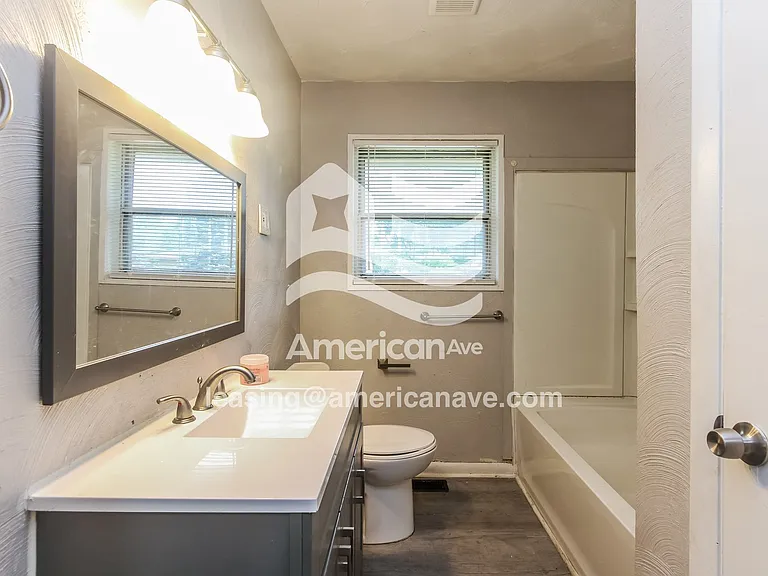 1273937_009_main_bathroom_13859814.jpg