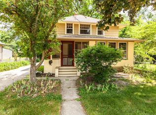 437 State St, Oconomowoc, WI 53066