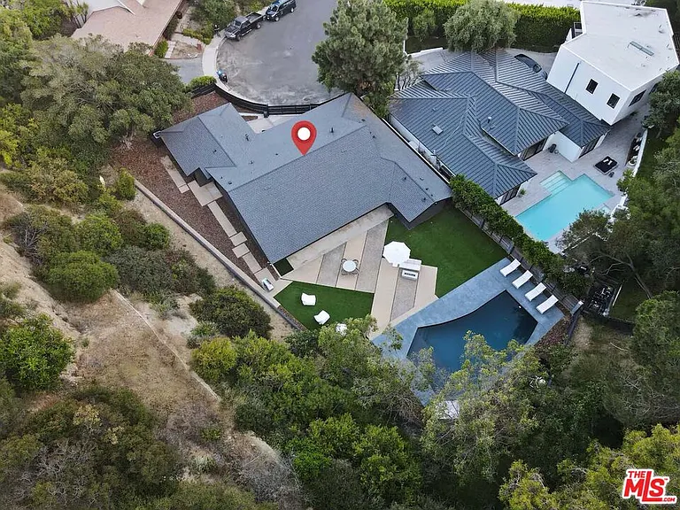 9289 Swallow Dr — Photo 39
